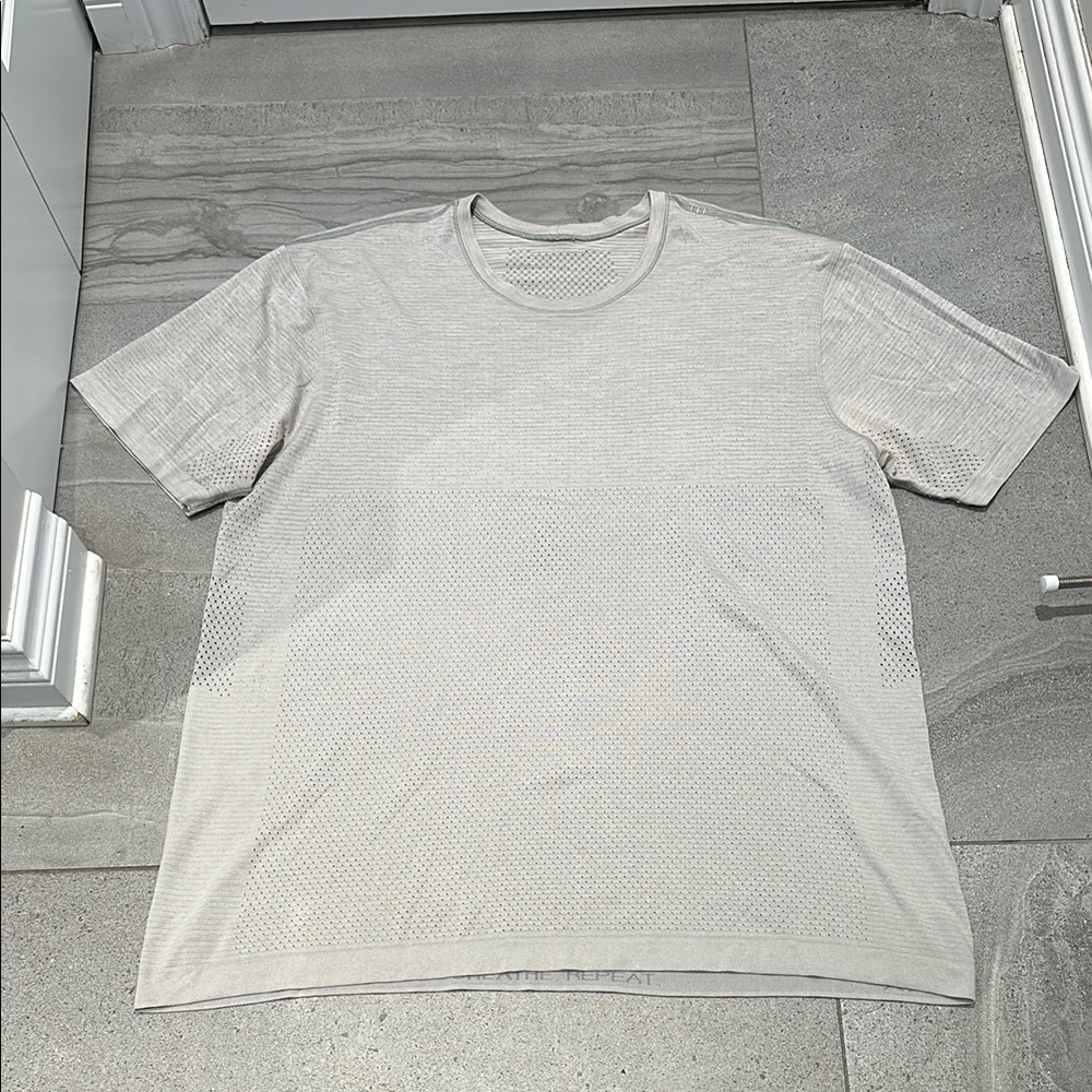 Men's Lululemon Gray T-Shirt